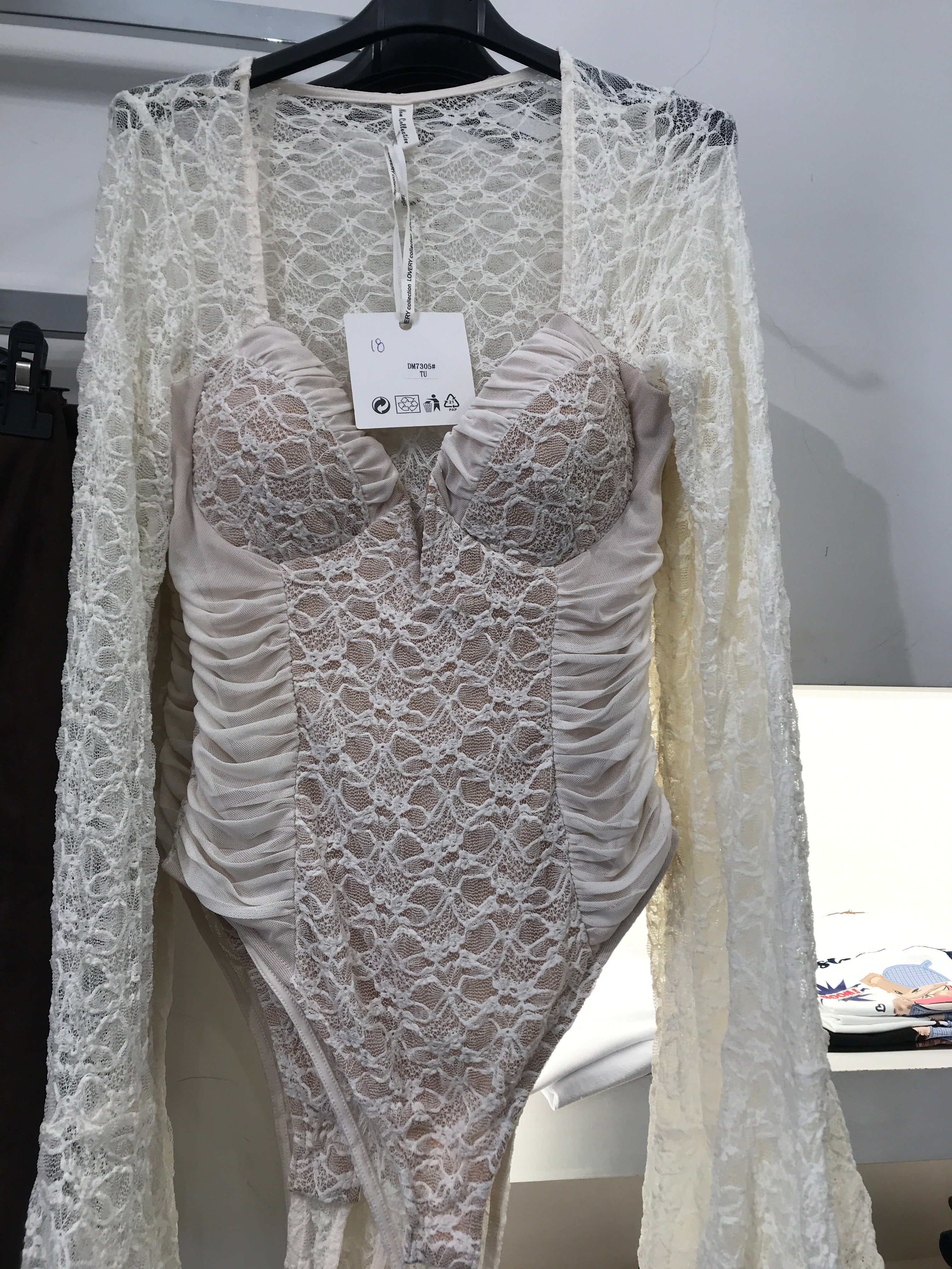 BODY WARDROBE (DM7305)