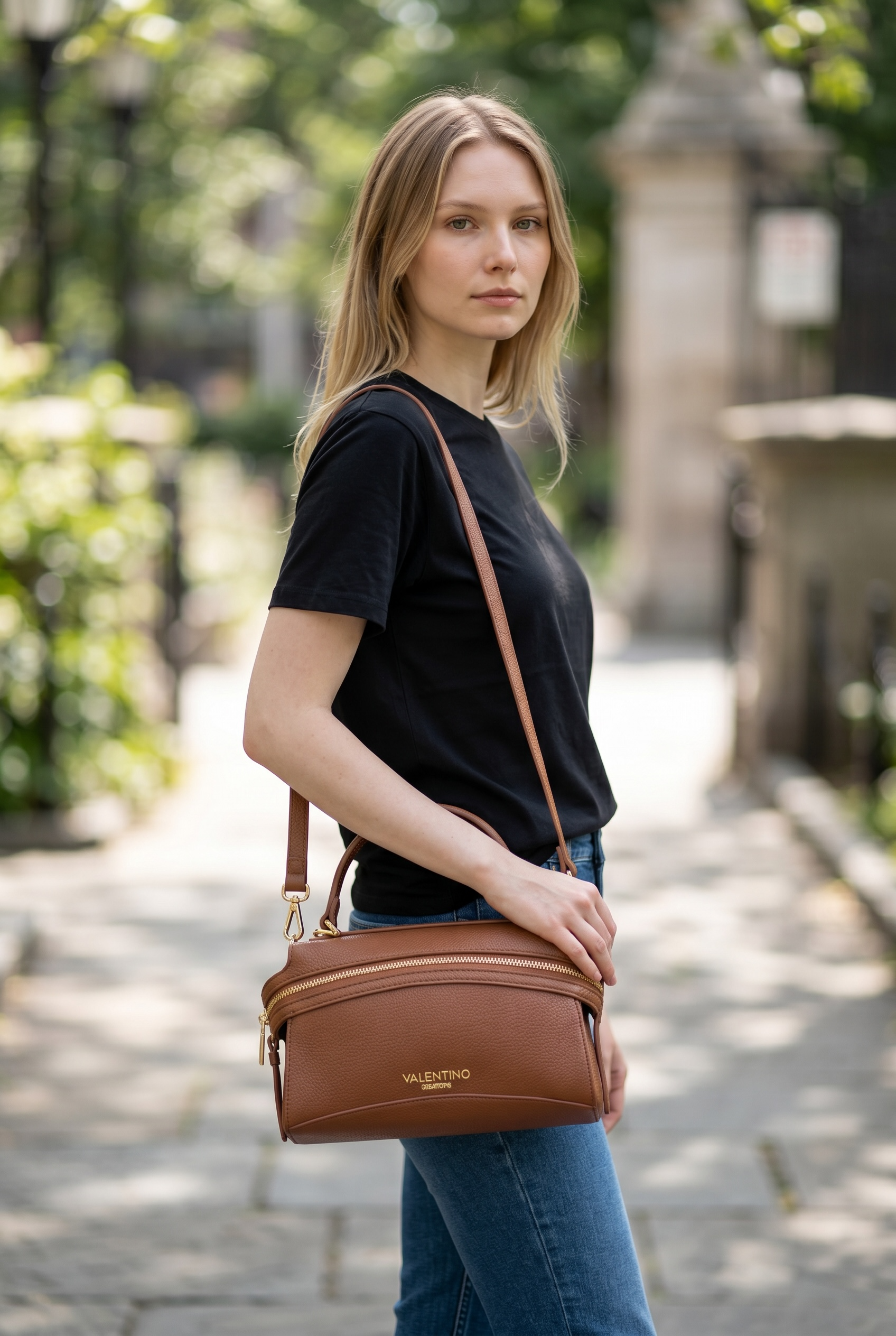 BORSA AURA