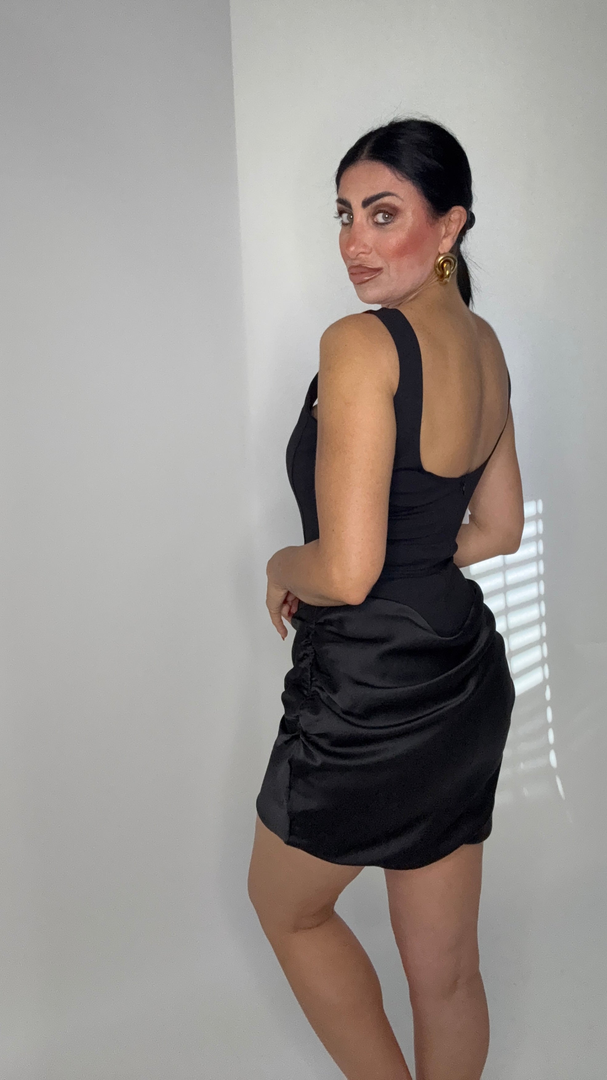 VESTITO.  NOX (47115)