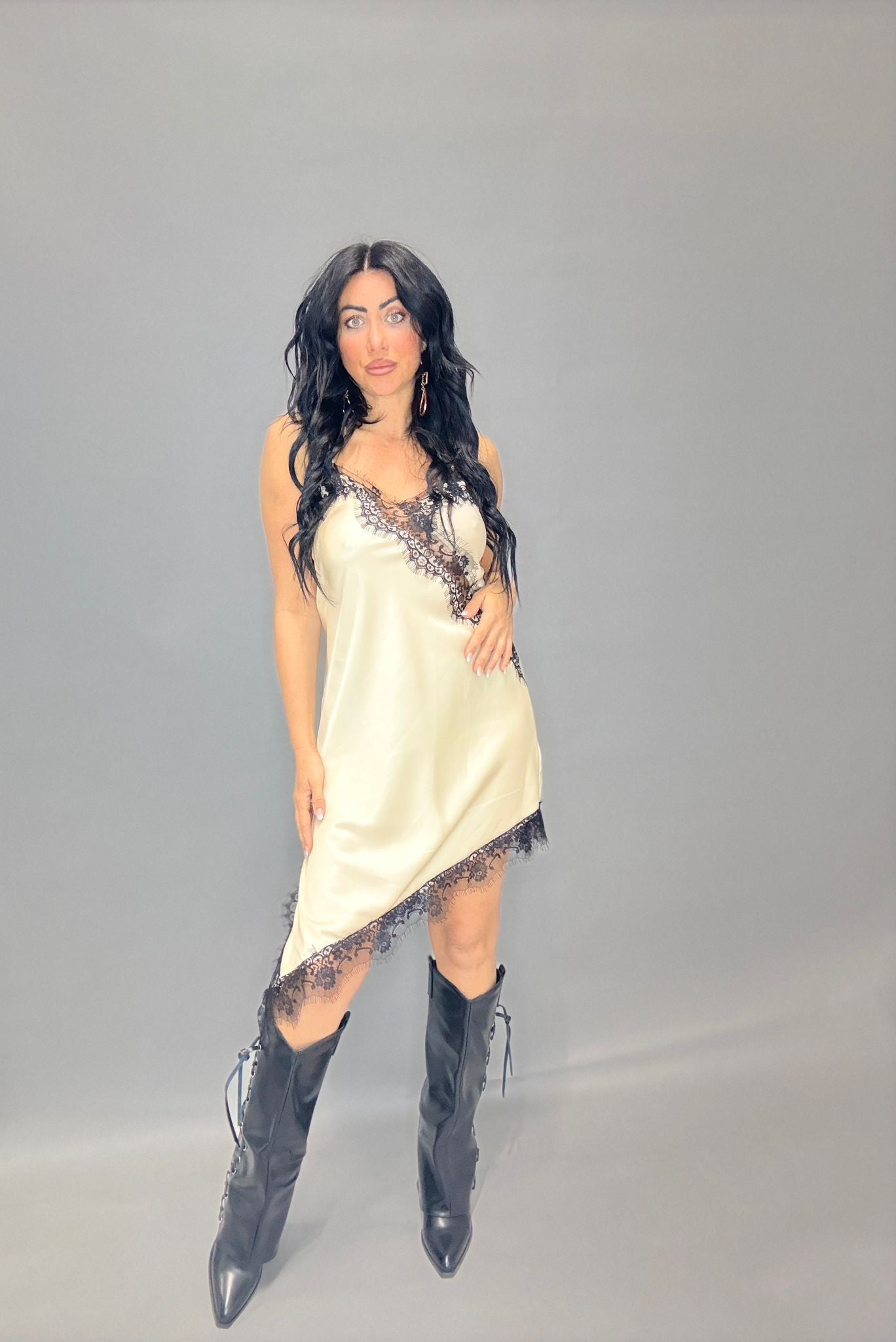 DRESS IN SATIN MOTEL (27795)