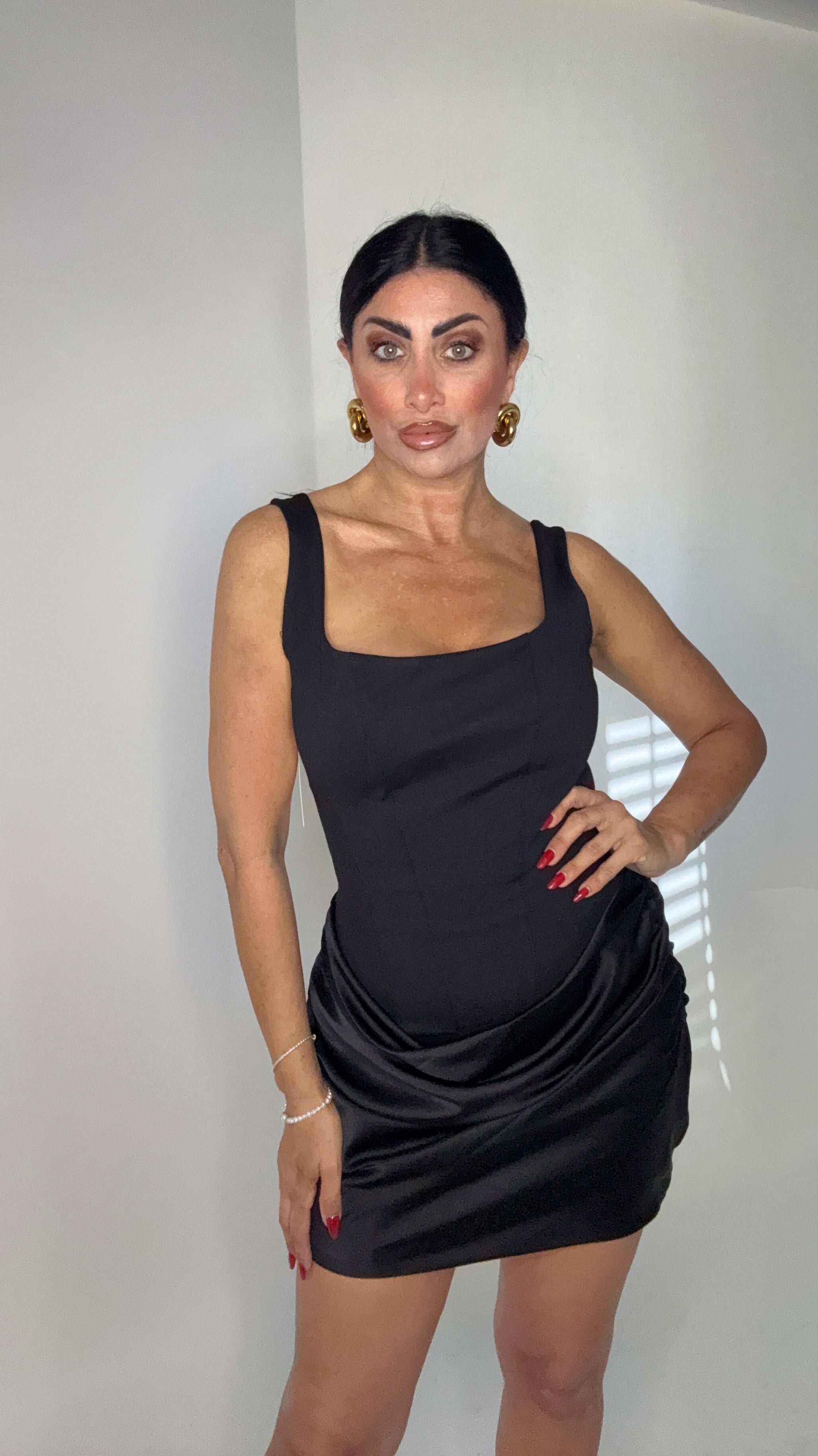VESTITO.  NOX (47115)